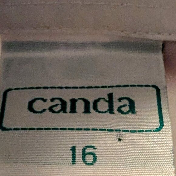 Short sleeved blouse with Girls in Paris embroidery and exquisite furnishing🪡 - Picture 5 of 5